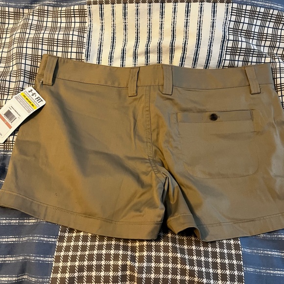 Under Armour shorts. Size 12. - Picture 3 of 3